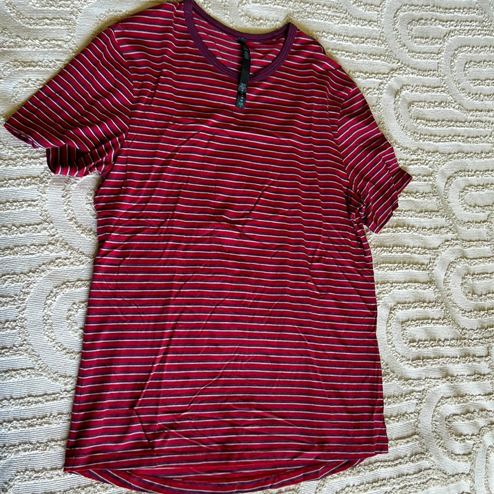 LULULEMON Men’s T-Shirt, Large